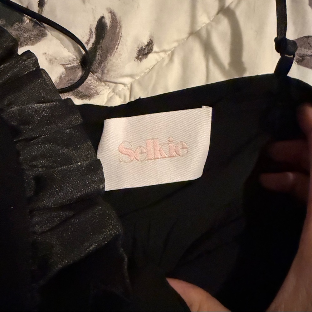 Selkie Rosebud Dress in Black - Picture 3 of 7